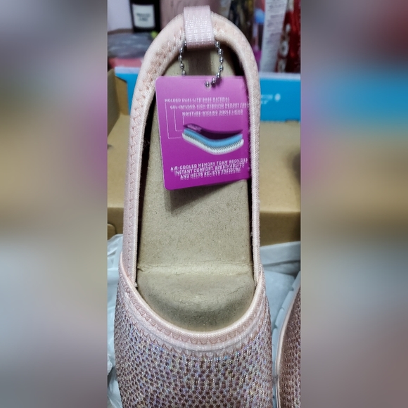 New in box shimmer Skechers size 11 - Picture 5 of 6